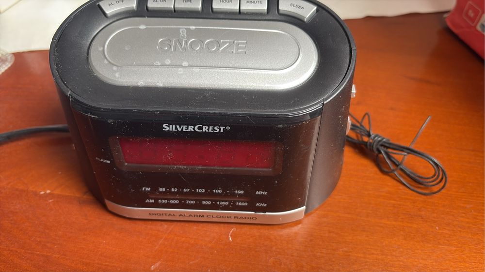 Rádio Despertador SilverCrest FM/AM com Alarme