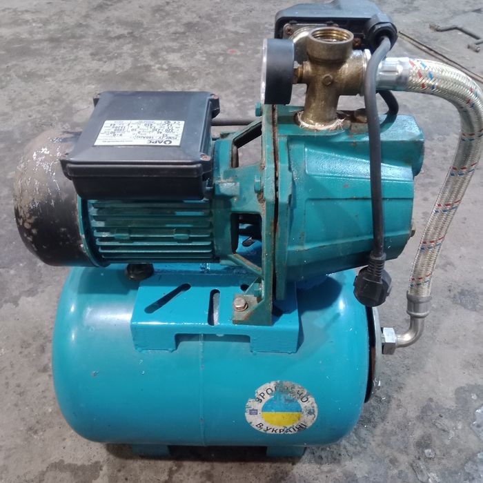 Продам насосную станцію для води