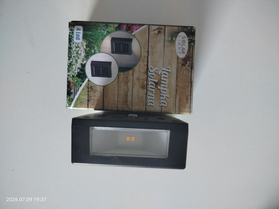 zewnętrzna lampa solarna