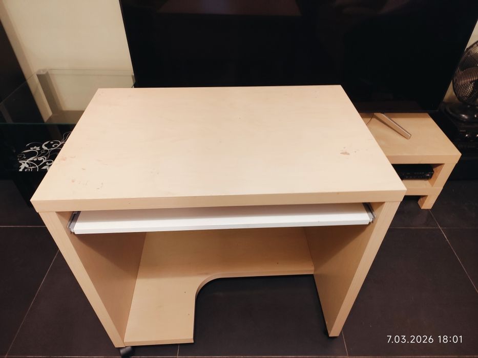 Komplet mebli bielonych kolor jasny dab klon ława  stolik pod TV  biurko