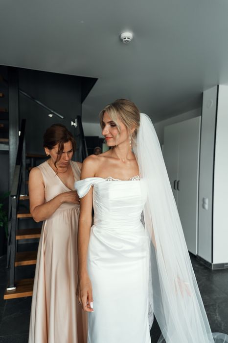 Весільна сукня, унікального дизайну, ідеальний стан