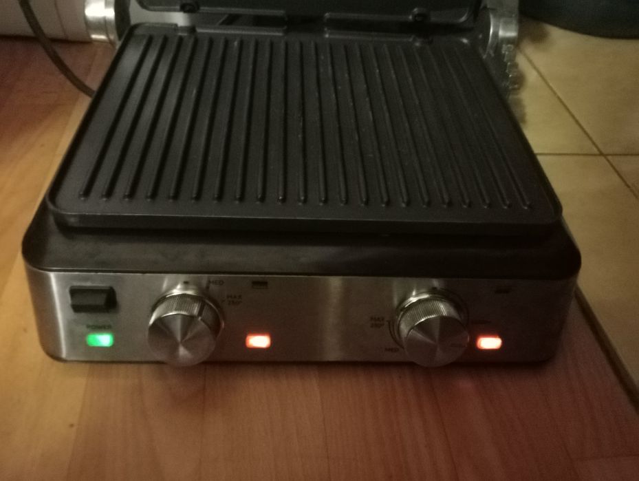 Гриль DeLonghi 900 б/у