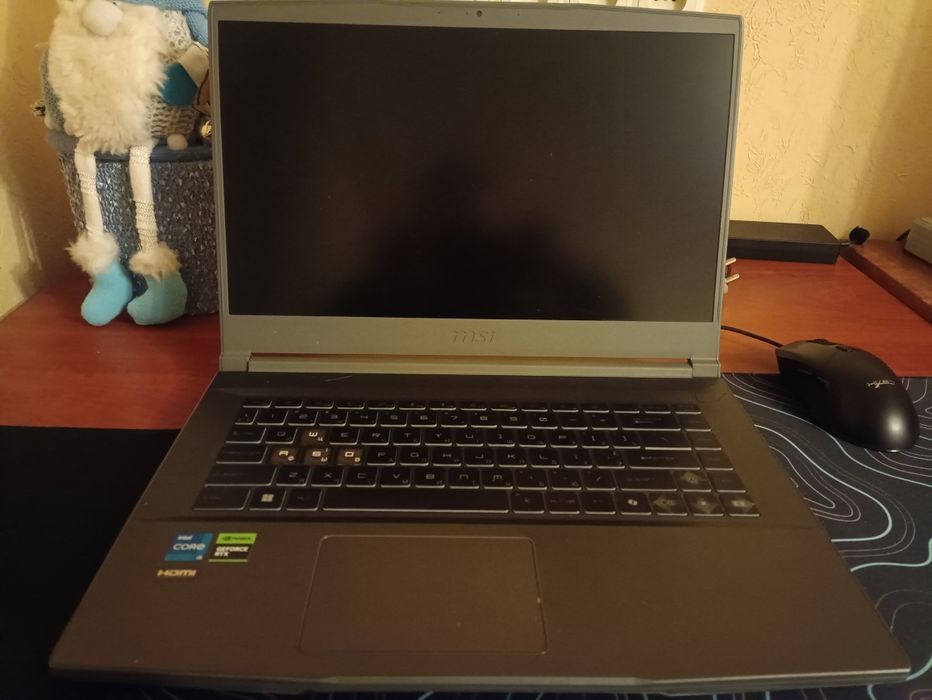 MSI Thin 15 rtx 2050 win 11 pro