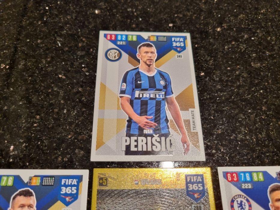 NOWE karty piłkarskie 2020 FIFA 365 Adrenalyn XL Panini Giroud Young