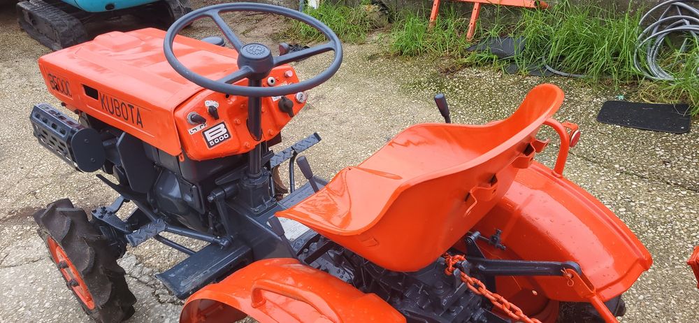 Tratror kubota B5000