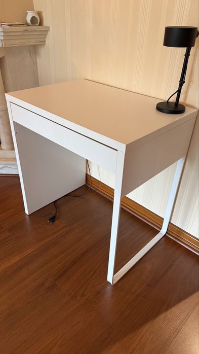 Secretária Branca IKEA