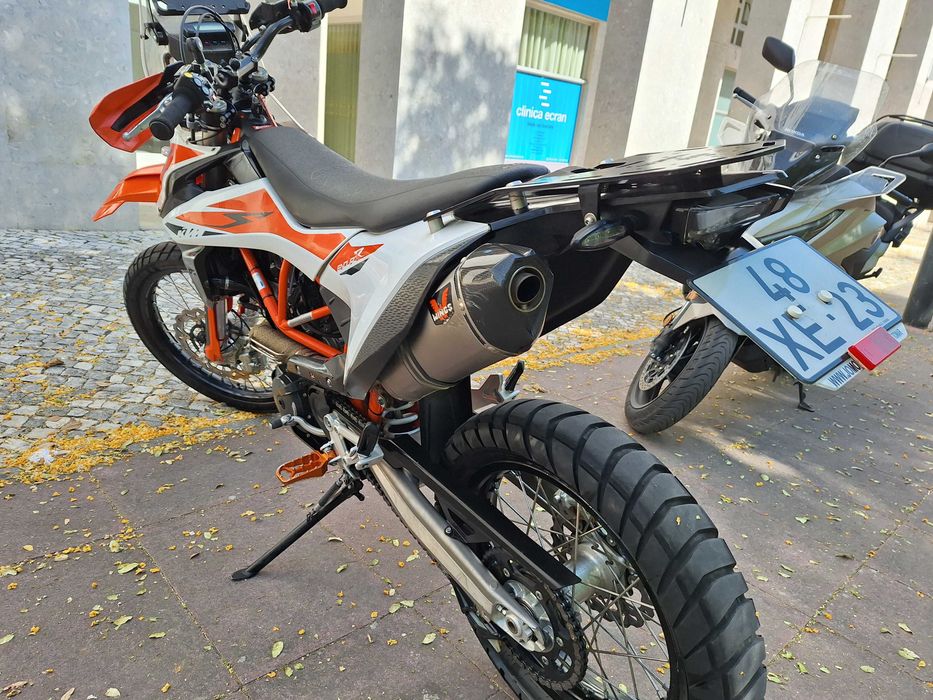 Moto KTM 690 Enduro