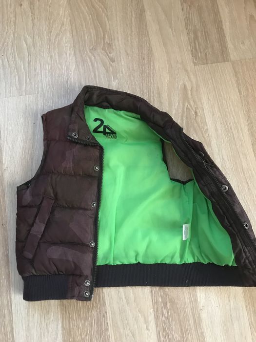 Комбінезон  і безрукавки на хлопчика 3-6 рочків