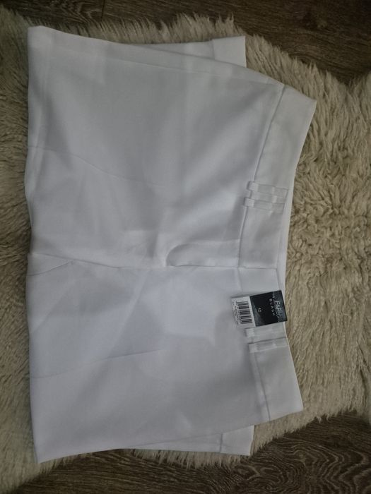 Новые белые бермуды
