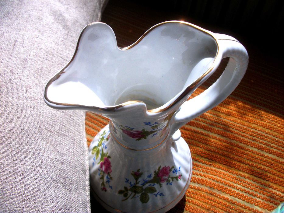 Chodzież Porcelanowy Dzban 23cm.