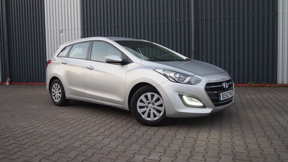 Hyundai I30 Benzyna* Kombi* 100KM* NAVIgacja* Kamera Cofania* 1 Właściciel