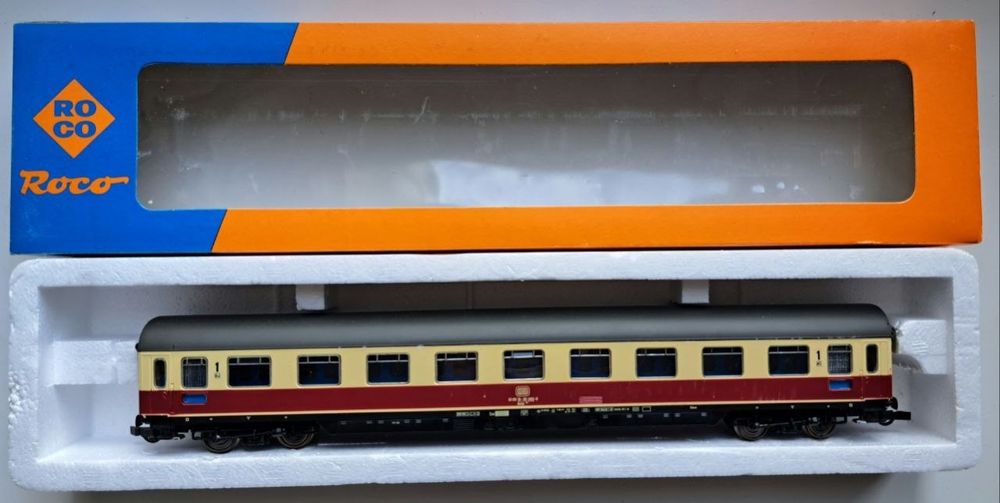 Пасажирські, товарні вагони, цистерни Roco HO 1:87
