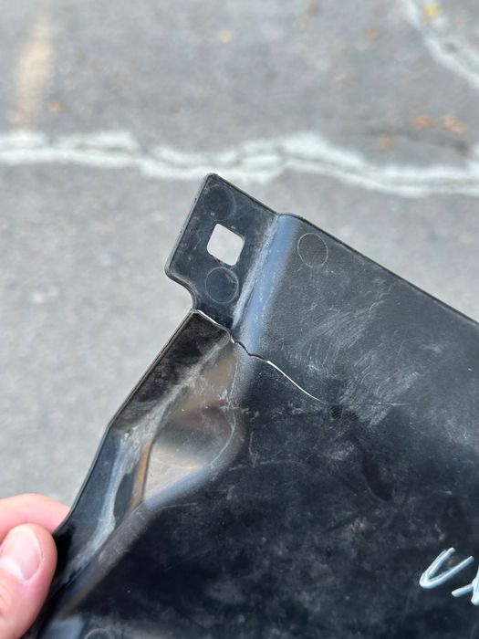 Воздухоприемник Lexus UX250h 17753-24010