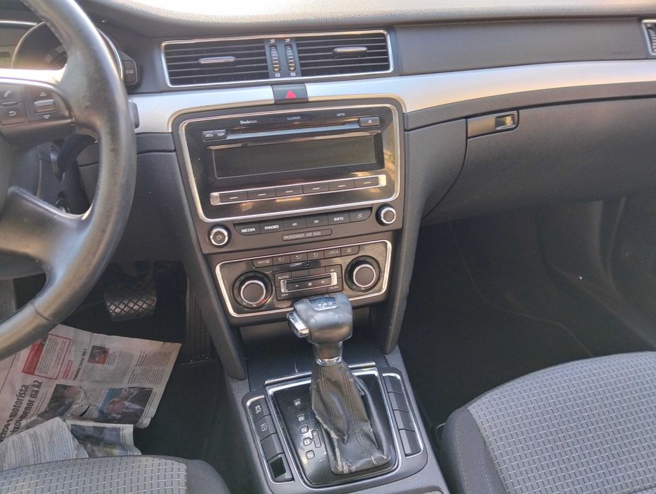 skoda superb break  2.0 140 cv automática