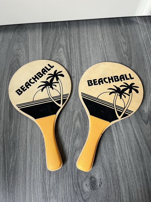 Деревяні ракетки невеличкого розміру