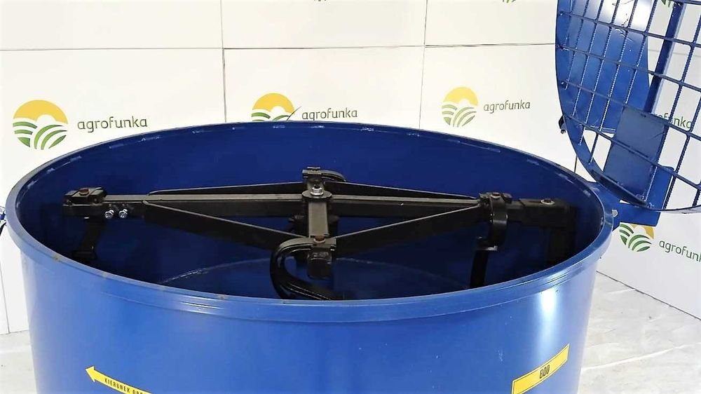Mieszalnik betoniarka hydrauliczna okrągła 800L zgarniacz