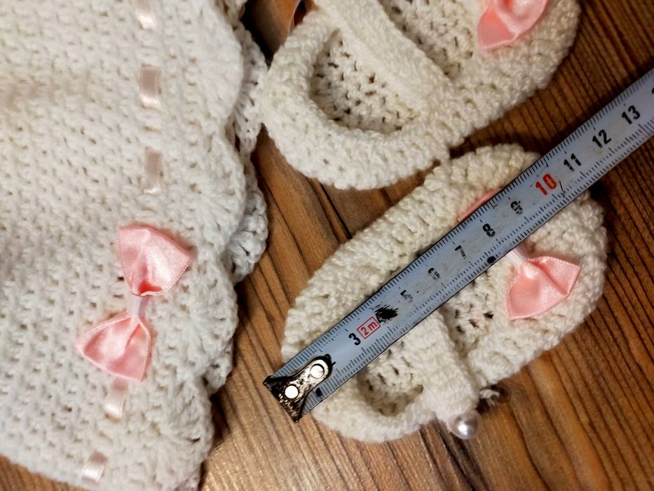 Ręcznie robiony hand made komplet szydelkowy czapka buty sesja chrzest