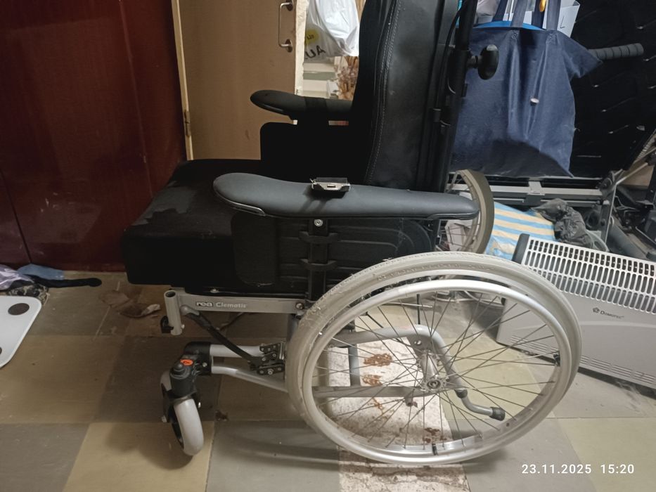 Многофункциональная инвалидная коляска Invacare Rea Clematis