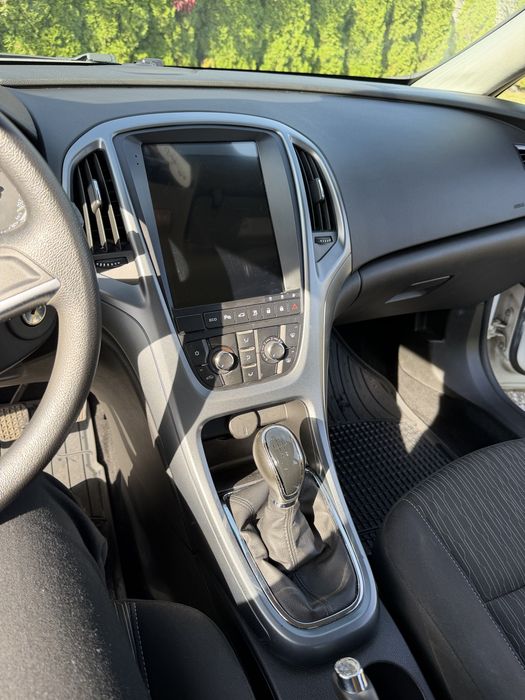 Opel Astra J 2013