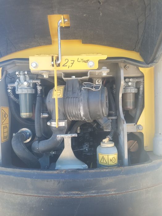 Mini giratória Yanmar vio 17