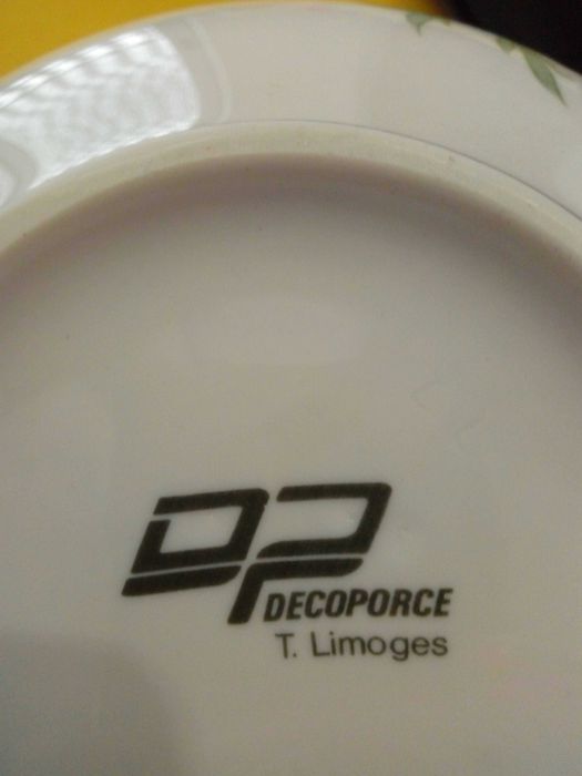 Bule com tampa e prato, pintado à mão - T.Limoges, marca Decoporce