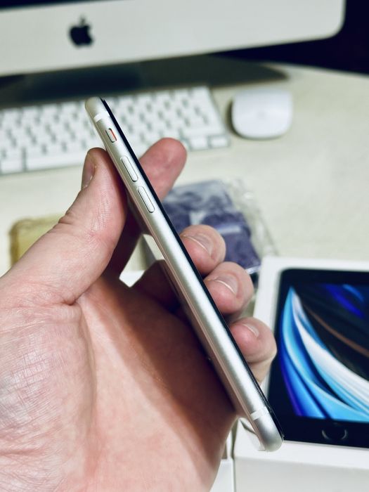 Apple IPhone SE 2020 64gb neverlock КОМПЛЕКТ