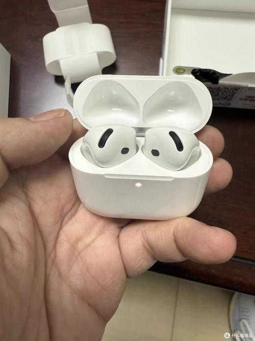 Słuchawki bezprzewodowe douszne  AirPods 4 ANC Bluetooth białe