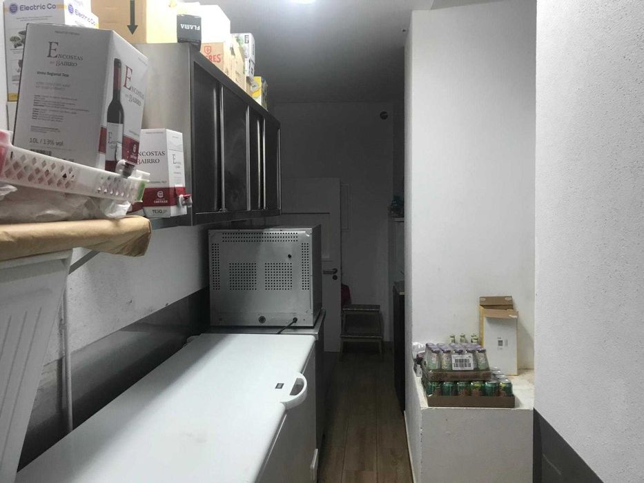 TRESPASSA-SE PASTELARIA (Croissanteria) com serviço de refeições