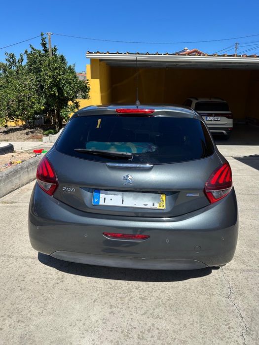 Peugeot 208  1.2