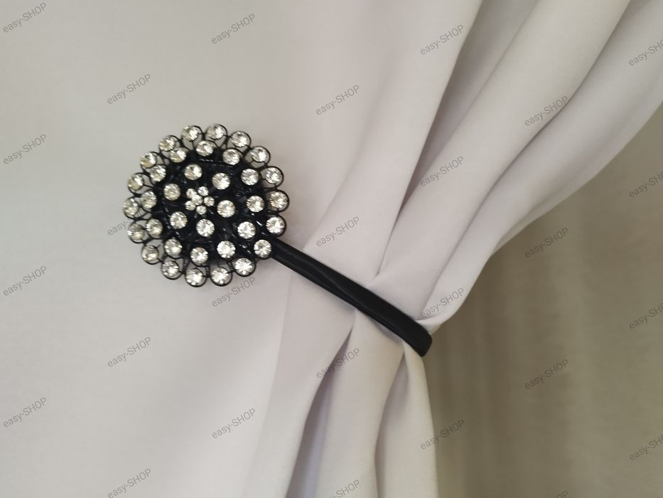 2 czarne spinki do zasłon na magnes