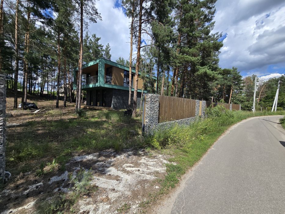 Будинок 180 м2 тераси 40 м2 
ділянка 14 соток у соснах 
с. Романків 11 км Київ поруч Підгірці Ходосівка Лісники Нові Безрадичі