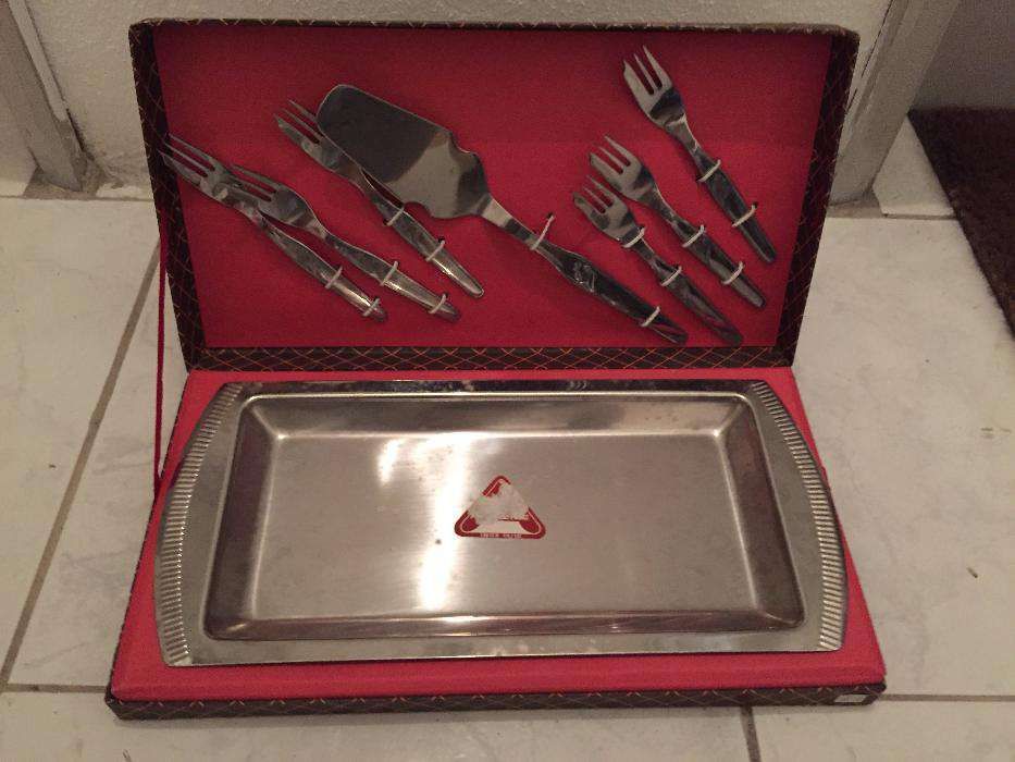 Conjunto talheres de sobremesa com travessa