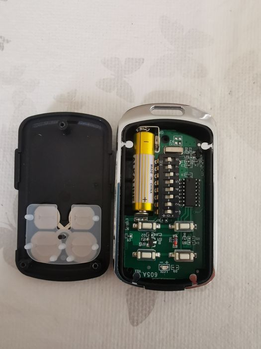 Vendo 2 comandos de garagem