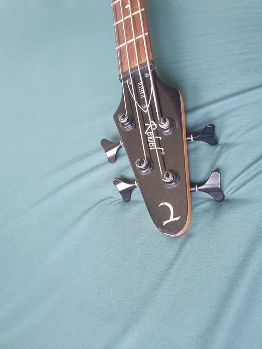 Gitara basowa Rebel 4 czarna
