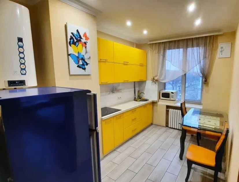 2 кім в ЦЕГЛІ з кухнею 10 м2 район НЕЗАЛЕЖНОСТІ (ТИТОВА) (717257)