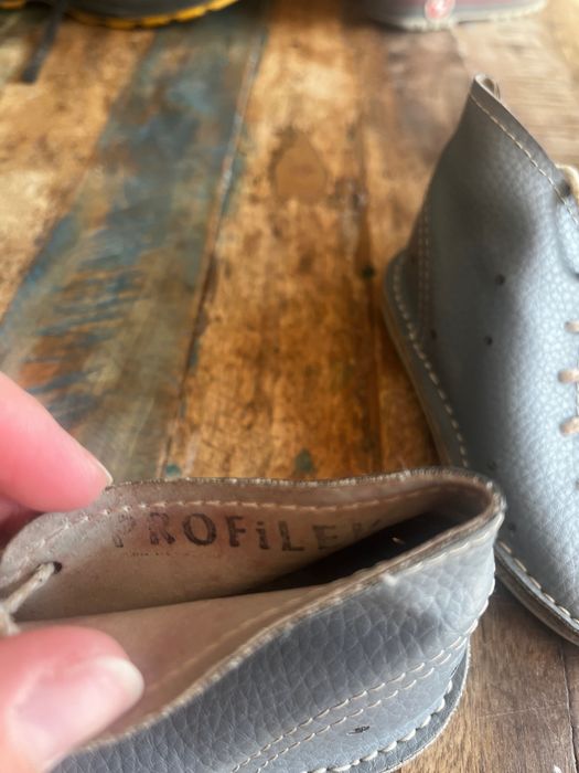 Profilowane buty dla małych dzieci