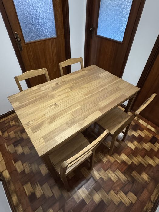 Conjunto de Mesa IKEA HÄGERNÄS (118x74) + 4 Cadeiras