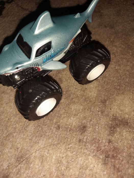 Monster Jam megalodon Hot wheels Машинка хот вилс монстер