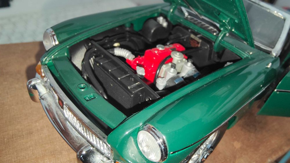 Kyosho MGB Roadster (1:18)