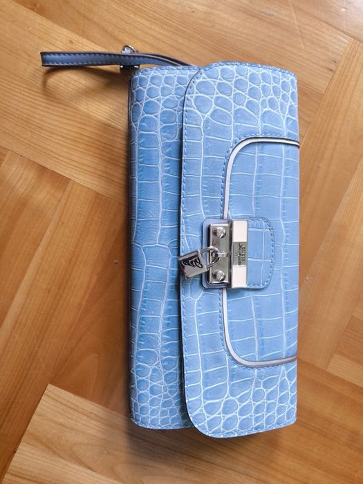 Oryginalna damska torebka kopertówka Guess