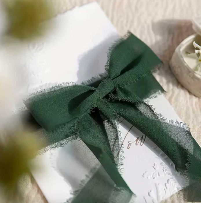 Zielona butelkowa wstążka szyfonowa ręcznie rwana 5 metrów