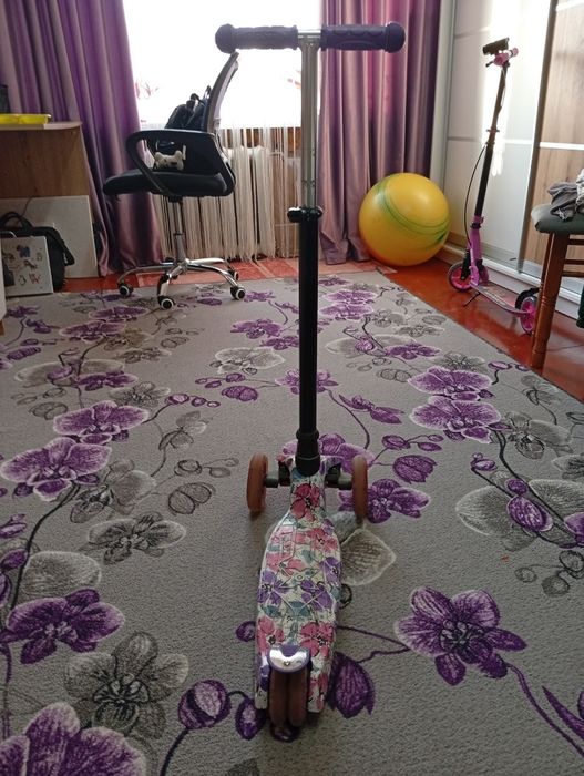 Самокат дитячий трьохколісний