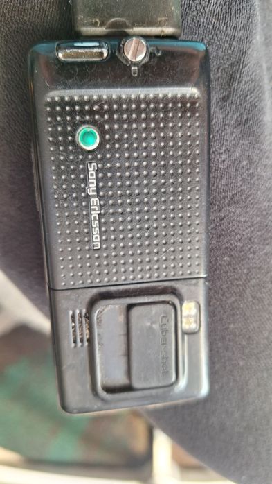 Sony Ericsson  z ładowarką
