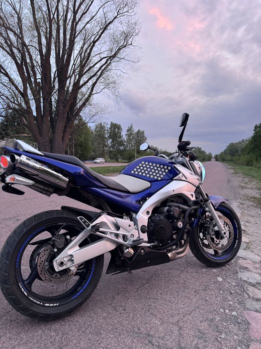 Suzuki gsr 600 2006 на Yoshimura