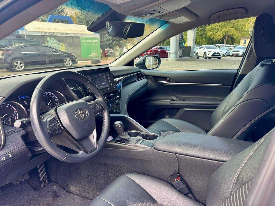 Toyota Camry SE 2022