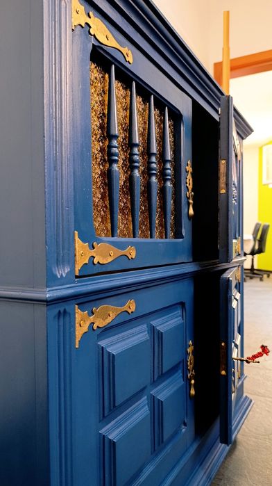 Móvel Vintage Azul e Dourado