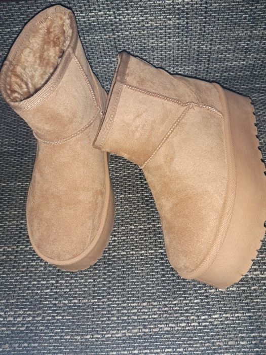 Уги бежеві 37рр на платформе