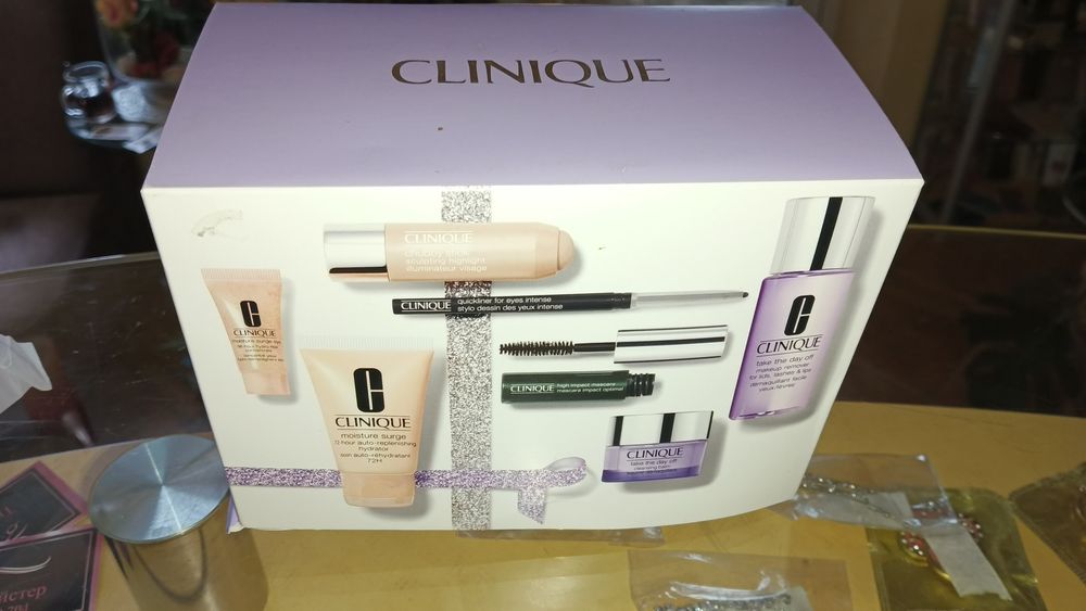 Продам Подарочный набор Clinique Shining Stars для ухода за кожей США