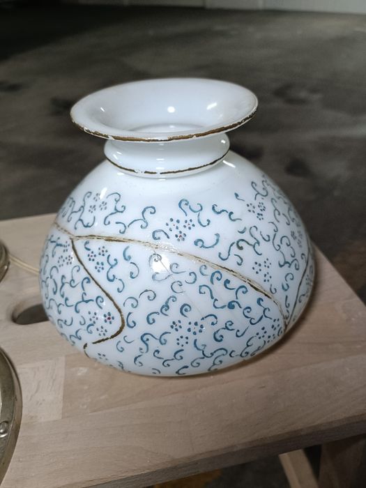 Candeeiro de cabeceira antigo