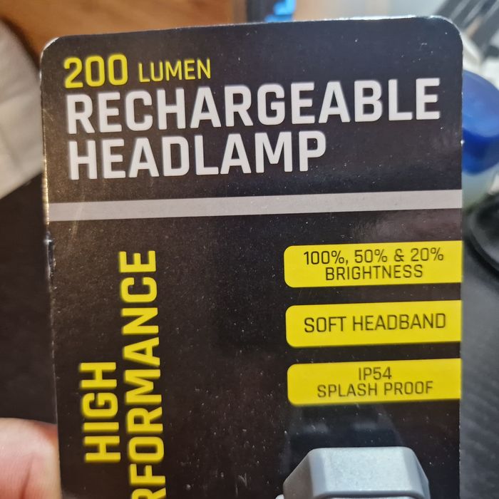 Lanterna nova 200lm caça.. Pesca..turismo..campismo
Carreganento usb r